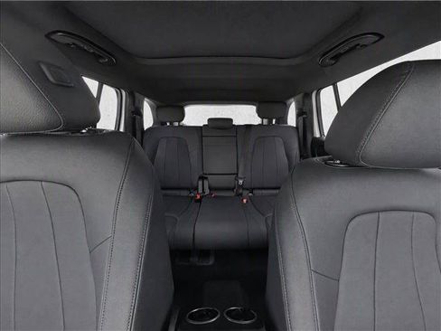 Used 2026 Mercedes-Benz GLB 250 image 27