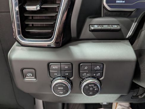 Used 2024 GMC Sierra 3500 Denali w/ Denali Reserve Package image 26