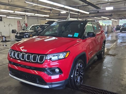 Used 2023 Jeep Compass Limited w/ Sun and Sound Group AWD/4WD image 1