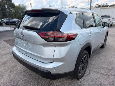 Used 2025 Nissan Rogue SV AWD/4WD image 7