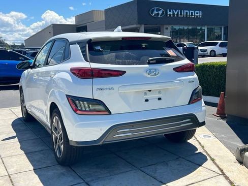Certified 2023 Hyundai Kona Limited w/ Cargo Package FWD image 11