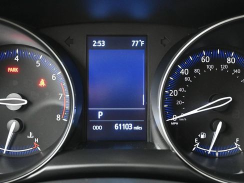 Used 2020 Toyota C-HR XLE FWD image 19
