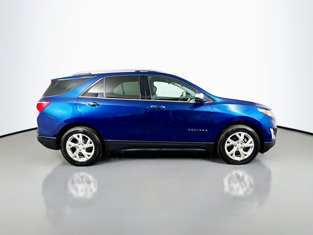 Used 2020 Chevrolet Equinox Premier w/ LPO, Floor Liner Package AWD/4WD image 6