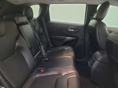 Used 2020 Jeep Cherokee Latitude Plus image 19