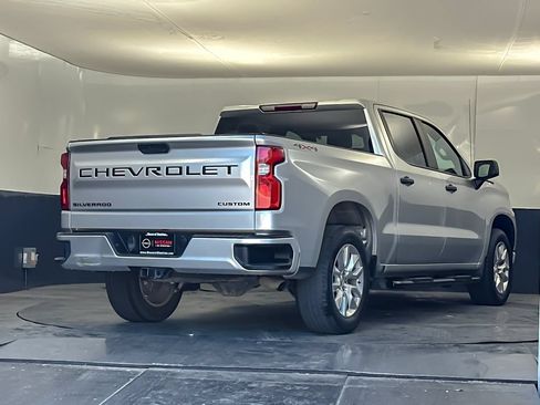 Used 2022 Chevrolet Silverado 1500 Custom w/ LPO, Dark Essentials Package AWD/4WD image 3