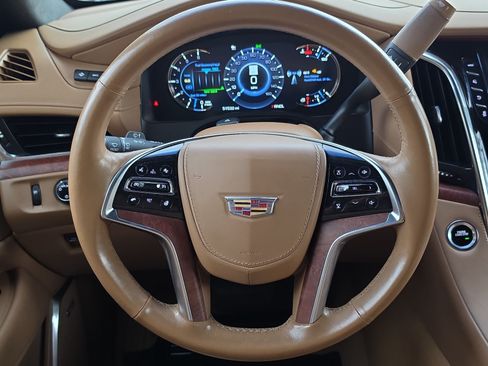 Used 2017 Cadillac Escalade Platinum AWD/4WD image 12