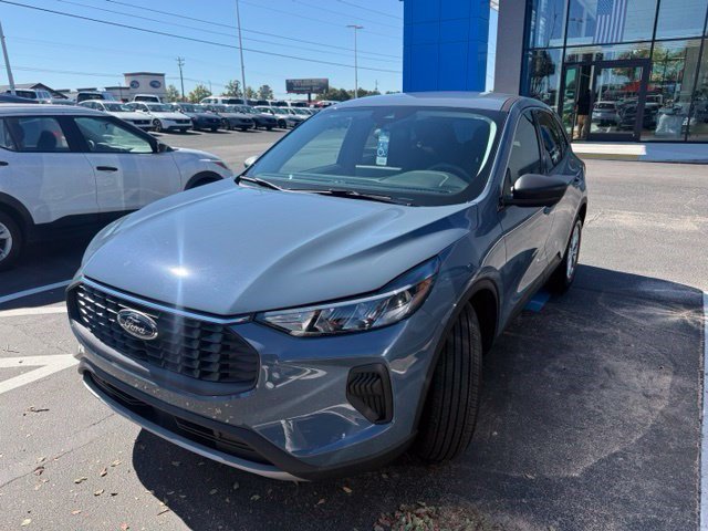 Used 2024 Ford Escape Active w/ Tech Pack #1 FWD image 3
