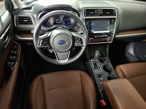 Used 2018 Subaru Outback 3.6R Touring AWD/4WD image 2