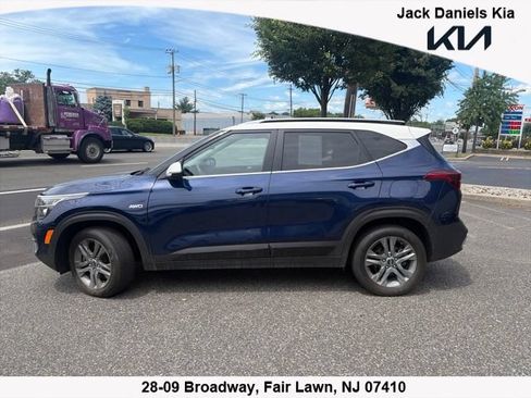 Certified 2022 Kia Seltos S AWD/4WD image 1