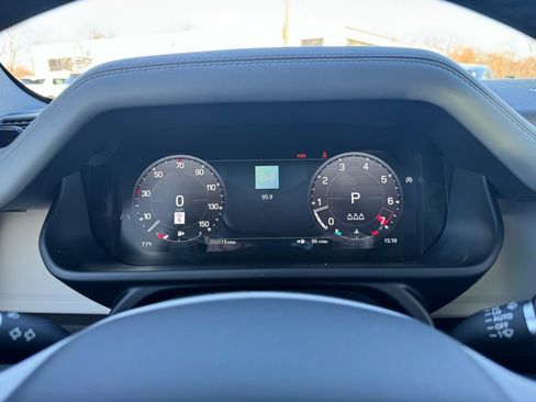 New 2026 Land Rover Defender 110 X-Dynamic SE image 10