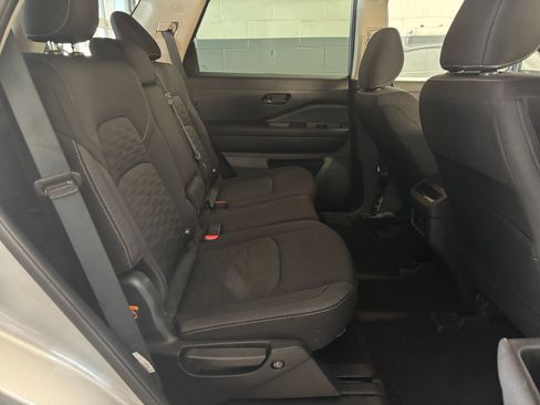 Used 2025 Nissan Pathfinder SV image 40