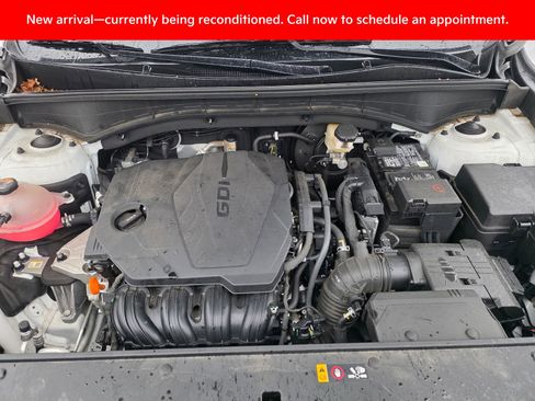 Used 2023 Kia Sorento LX image 9