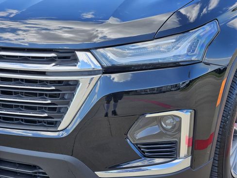 Certified 2023 Chevrolet Traverse LT FWD image 10