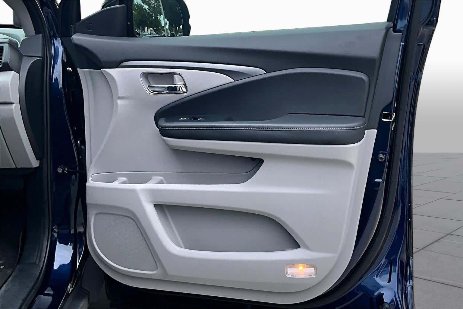 Used 2023 Honda Ridgeline RTL-E image 27