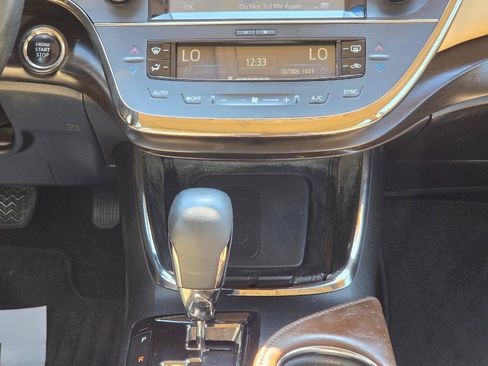 Used 2017 Toyota Avalon Limited FWD image 18