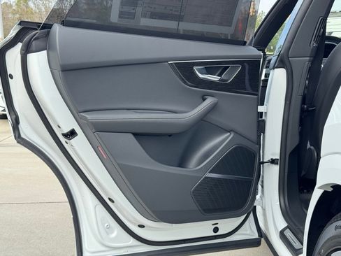 New 2026 Audi Q8 Premium Plus image 23