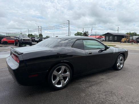 Used 2009 Dodge Challenger R/T RWD image 4