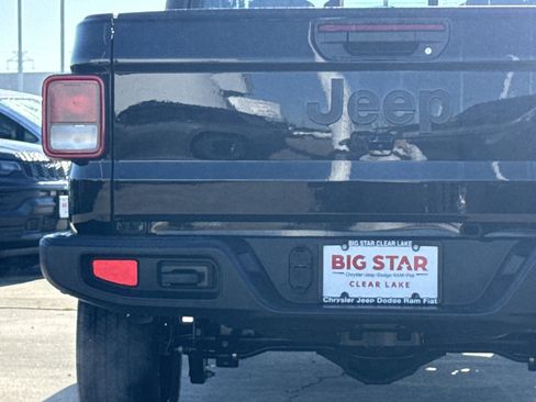 New 2026 Jeep Gladiator Sport image 12