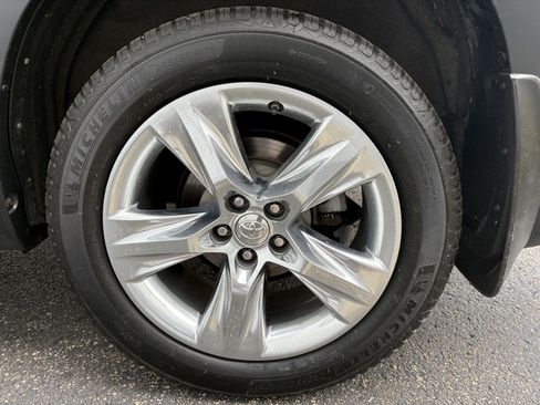 Used 2014 Toyota Highlander Limited Platinum AWD/4WD image 32