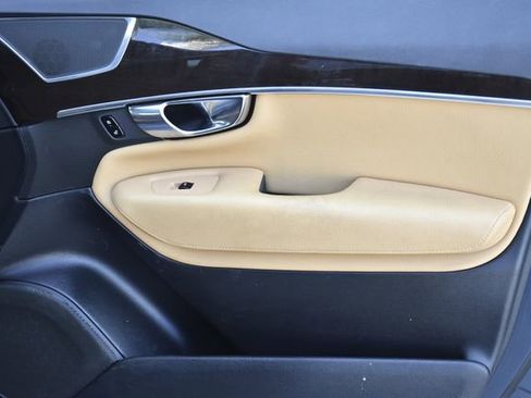 Used 2018 Volvo XC90 T5 Momentum w/ Convenience Package FWD image 25