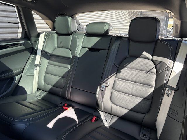 Certified 2026 Porsche Macan S AWD/4WD image 25