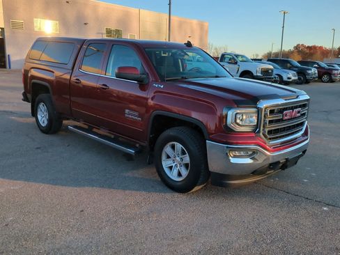 Used 2017 GMC Sierra 1500 SLE image 2