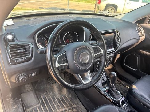 Used 2018 Jeep Compass Limited AWD/4WD image 20