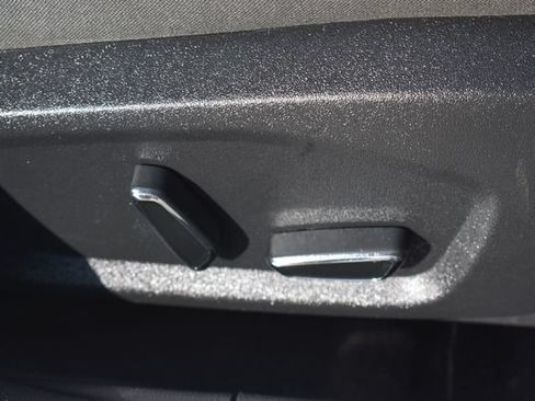 Used 2017 Ford Fusion SE FWD image 12