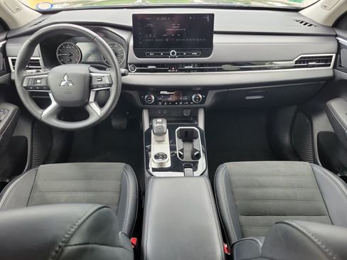 Used 2025 Mitsubishi Outlander SE AWD/4WD image 10