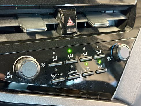 Used 2021 Toyota Camry LE FWD image 15