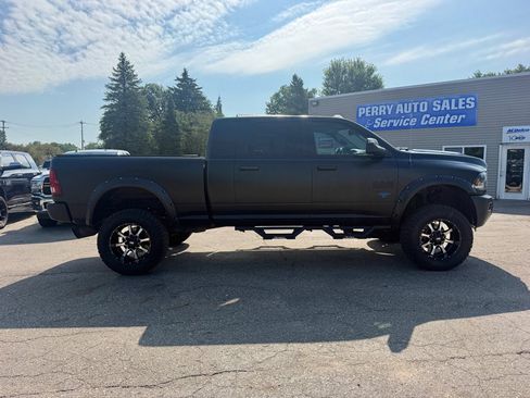 Used 2015 RAM 2500 Laramie w/ Black Appearance Group AWD/4WD image 5
