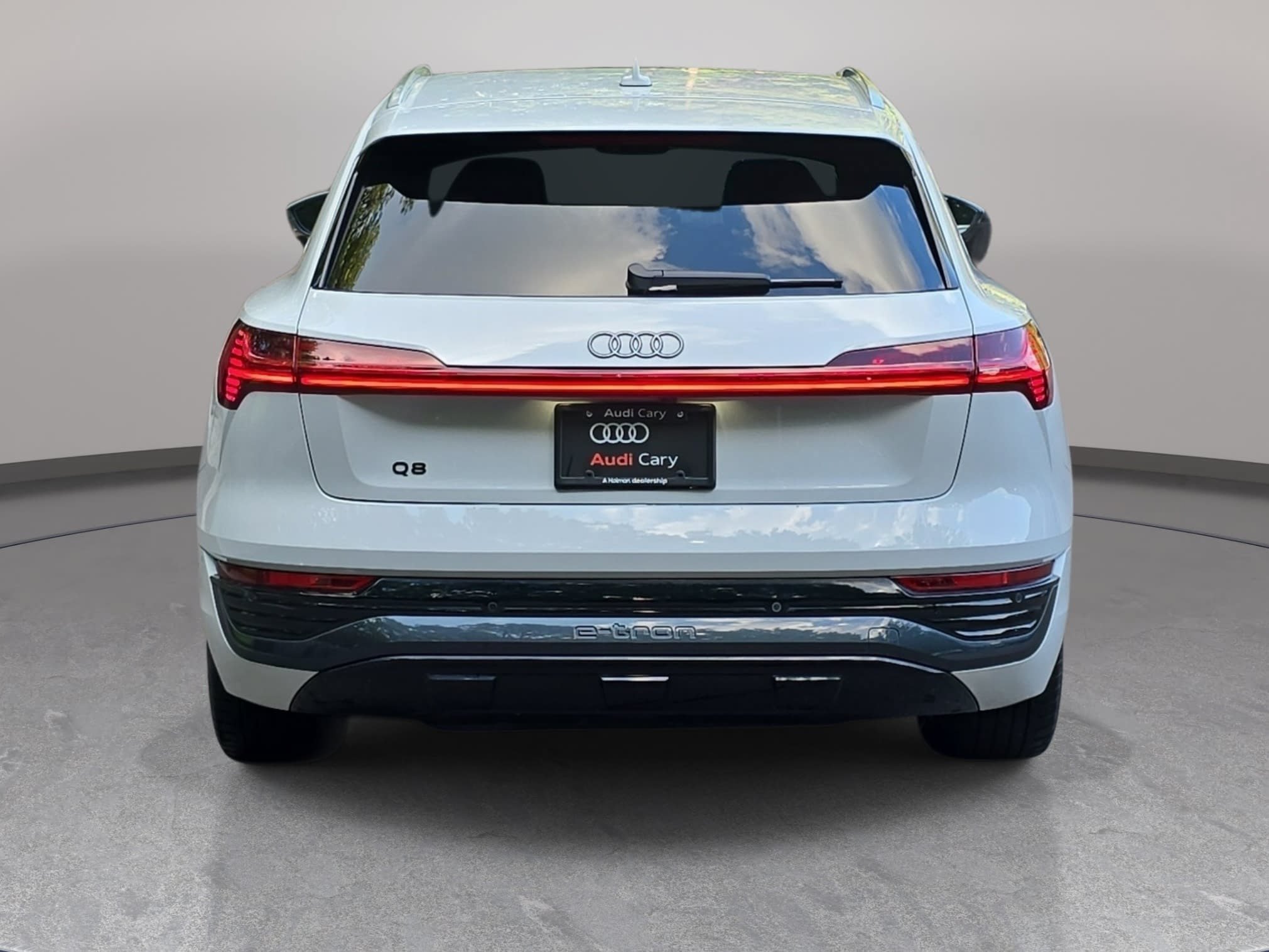 Used 2024 Audi Q8 e-tron Premium Plus w/ Premium Plus Package AWD/4WD image 6
