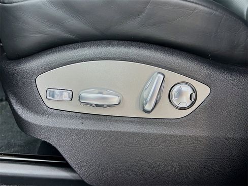 New 2026 Porsche Macan image 22