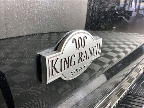 Used 2015 Ford F250 King Ranch w/ King Ranch w/Chrome Package image 9