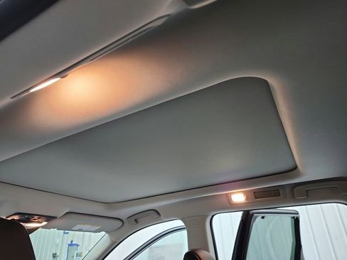 New 2026 Nissan Pathfinder SL w/ SL Premium Package FWD image 21