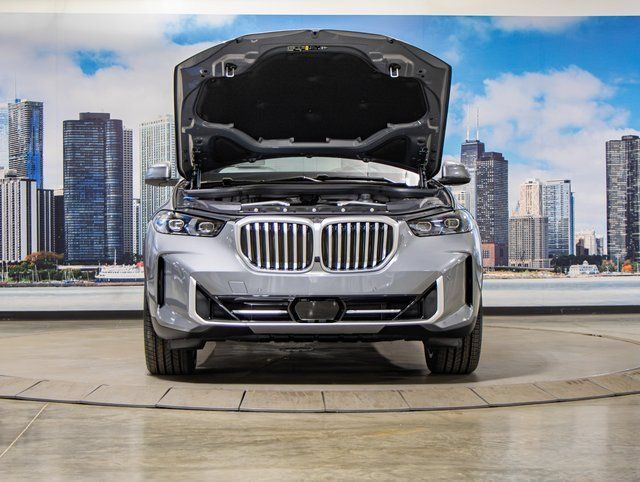 Used 2026 BMW X5 xDrive40i w/ Climate Comfort Package AWD/4WD image 4