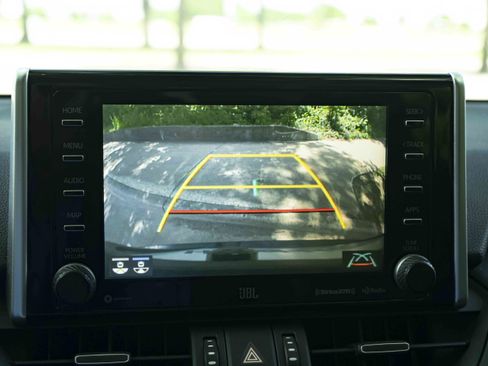 Used 2020 Toyota RAV4 XLE Premium FWD image 30