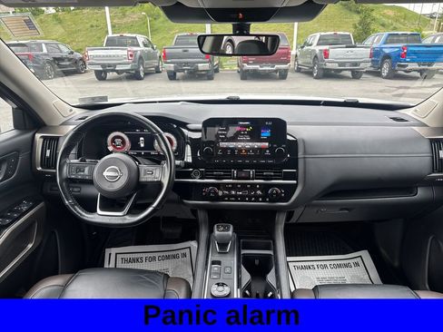 Used 2023 Nissan Pathfinder Platinum AWD/4WD image 19