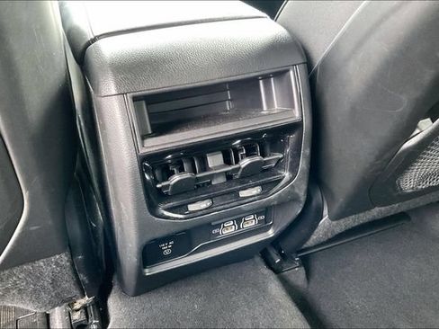 Used 2025 Jeep Grand Cherokee Altitude AWD/4WD image 10