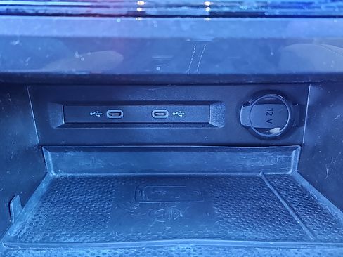 Certified 2022 Volkswagen Tiguan SE w/ Panoramic Sunroof Package image 12