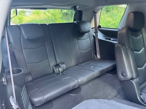 Used 2017 Cadillac Escalade Luxury AWD/4WD image 20
