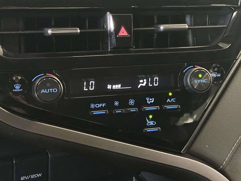 Used 2022 Toyota Camry SE FWD image 30