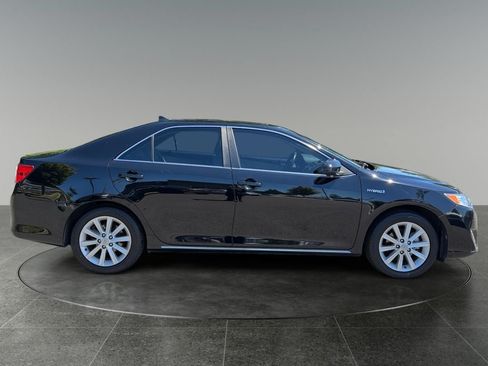 Used 2012 Toyota Camry XLE w/ Leather Pkg FWD image 10