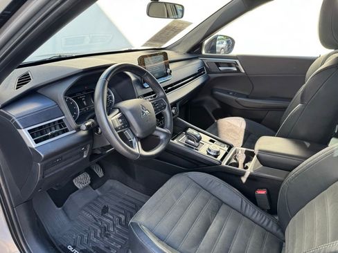Used 2022 Mitsubishi Outlander SE FWD image 11