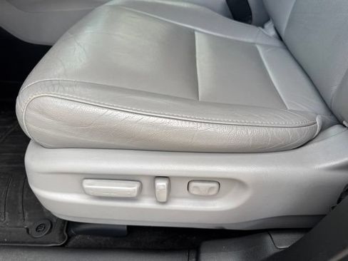 Used 2016 Honda Pilot Touring image 11