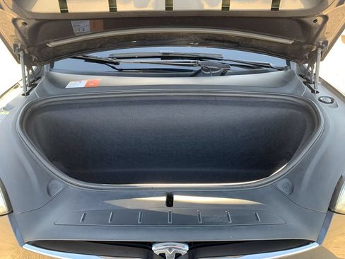 Used 2018 Tesla Model X 75D AWD/4WD image 28