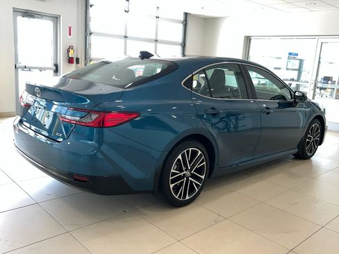 Used 2025 Toyota Camry XLE FWD image 16