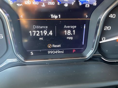 Used 2021 GMC Yukon Denali w/ Denali Ultimate Package AWD/4WD image 12