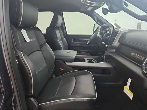 New 2026 RAM 2500 Laramie AWD/4WD image 33