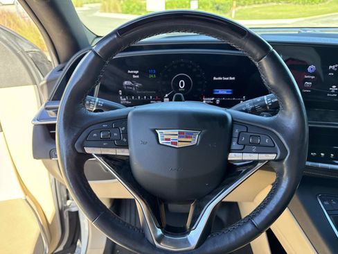 Used 2024 Cadillac Escalade Premium Luxury image 29